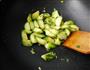 丝瓜炒油条的做法图解7