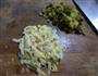 雪菜笋尖炒年糕的做法图解3