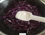 凉拌紫甘蓝的做法图解5