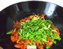 青蒜爆大肠的做法图解7