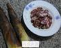 腊肠蒸雷笋的做法图解1