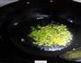 绿豆芽炒韭菜的做法图解3