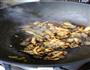 香菇蚝油烩海参的做法图解10