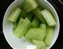 黑木耳拌黄瓜的做法图解1