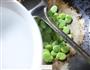 香葱蚕豆的做法图解4