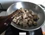 春笋百叶结焖排骨的做法图解2