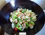 芦笋百合鸡丁的做法图解8