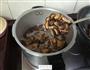 花生香菇焖猪蹄的做法图解16