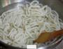 泡菜炒乌冬面的做法图解2