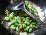 雪菜雷笋炒蚕豆的做法图解8