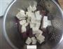 韭菜烧红白豆腐的做法图解2