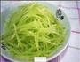 凉拌莴笋丝的做法图解3