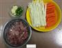 金针菇胡萝卜炒肉的做法图解2