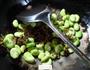 梅干菜蚕豆汤的做法图解4