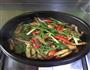 菌菇鸡柳什锦煲的做法图解11
