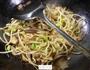 香菇五花肉炒黄豆芽的做法图解7