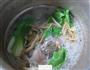 黄花菜青菜小蹄髈汤的做法图解8