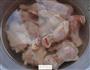 家常炖鸡翅根的做法图解1