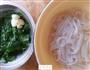 红薯粉条芹菜叶的做法图解1