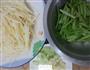 芹菜炒土豆丝的做法图解1