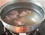 花生骨头墨鱼汤的做法图解3