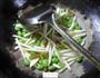 榨菜丝茭白炒毛豆的做法图解5