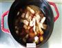 五花肉烧素鸡的做法图解7