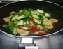 鱼丸炒秋葵的做法图解5