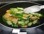 鱼丸炒秋葵的做法图解6