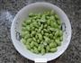 茭白雪菜炒毛豆的做法图解2