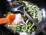 茭白雪菜炒毛豆的做法图解6