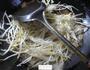 带豆炒绿豆芽的做法图解3