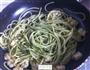 虾仁青酱意面的做法图解16