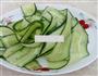 青瓜拌皮蛋的做法图解2