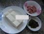橄榄菜猪肉末炒豆腐的做法图解1