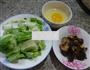 香菇鸡蛋炒五号菜的做法图解1