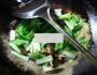 香菇鸡蛋炒五号菜的做法图解5