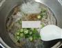 秋葵鲜虾粉丝汤的做法图解3