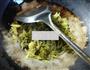 雪菜炒梅豆的做法图解3