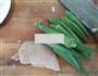 秋葵鸡肉沙拉的做法图解1