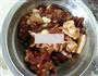 红萝卜炒肉的做法图解3