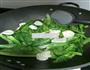 肉丸炒油麦菜的做法图解3