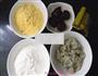 蜜枣豆渣玉米饼的做法图解1