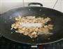 芹菜炒鸡肉的做法图解4
