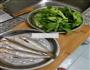 芹菜沙丁鱼的做法图解1