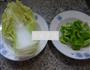 尖椒炒白菜的做法图解1