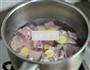 玉米排骨汤的做法图解2