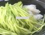 酸辣魔芋黄瓜丝的做法图解2