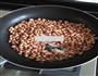 炒花生米的做法图解4