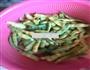 豆角炖粉条的做法图解1